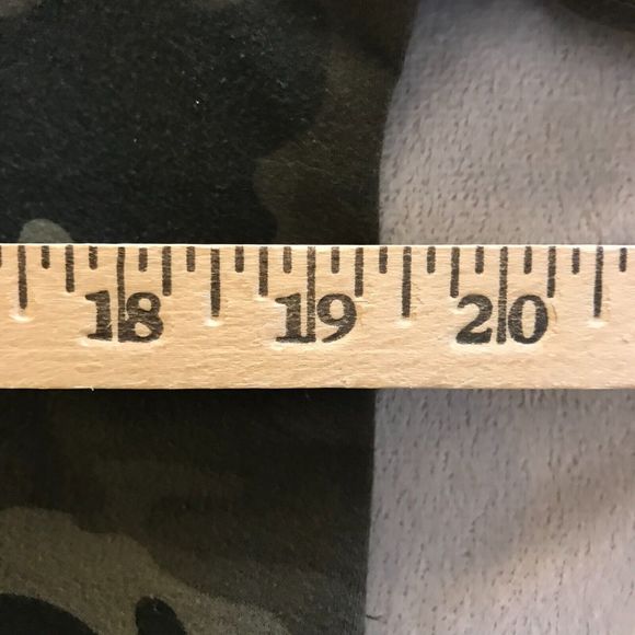 Eddie Bauer Camo Sweater Womens Small Pullover Green Spell Out Logo Casual - Picture 5 of 6